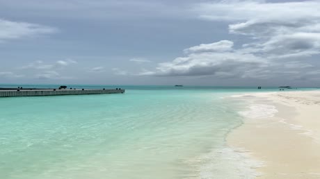 Hotel videos Meeru Island Resort & Spa 4*